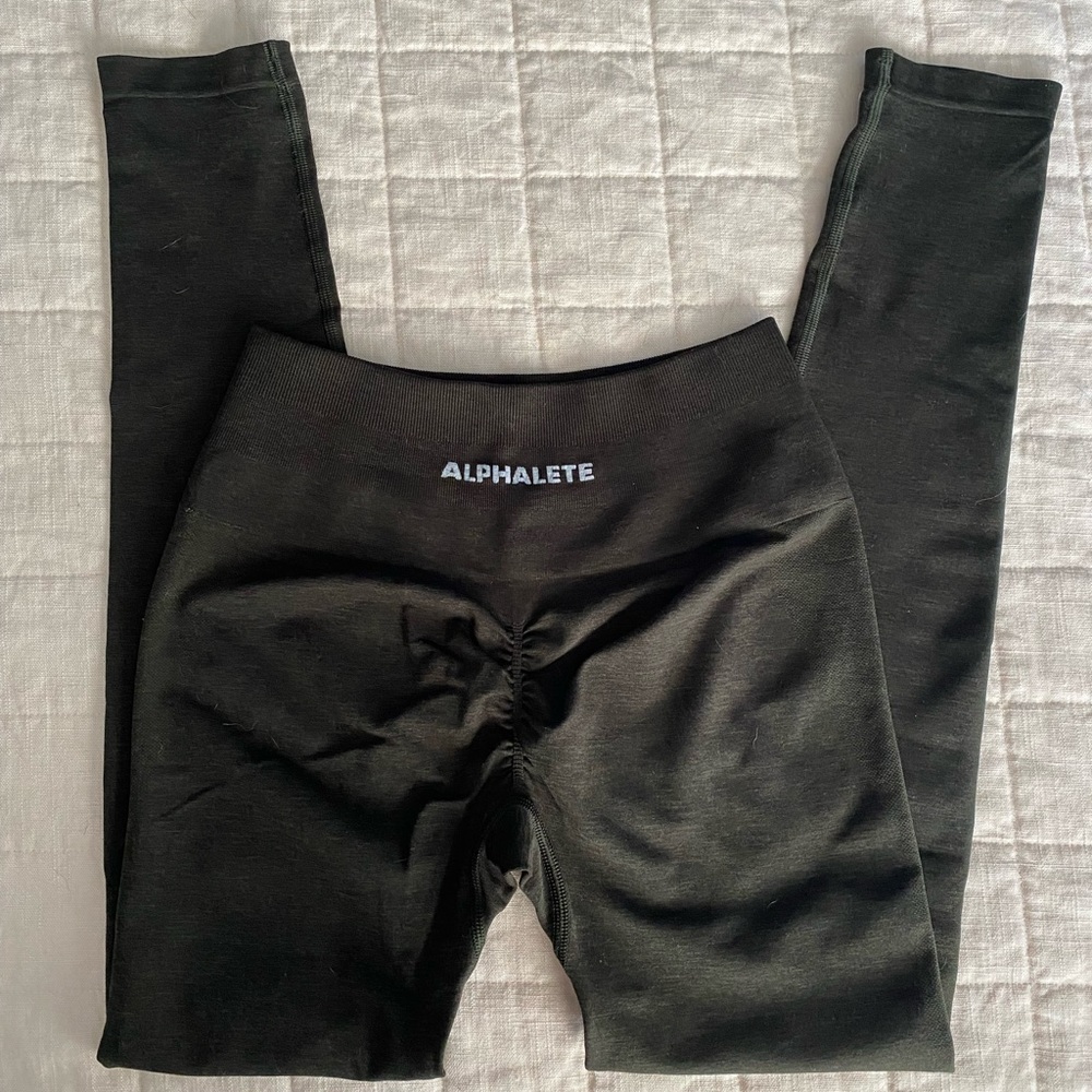 Alphalete Amplify black leggings OG version